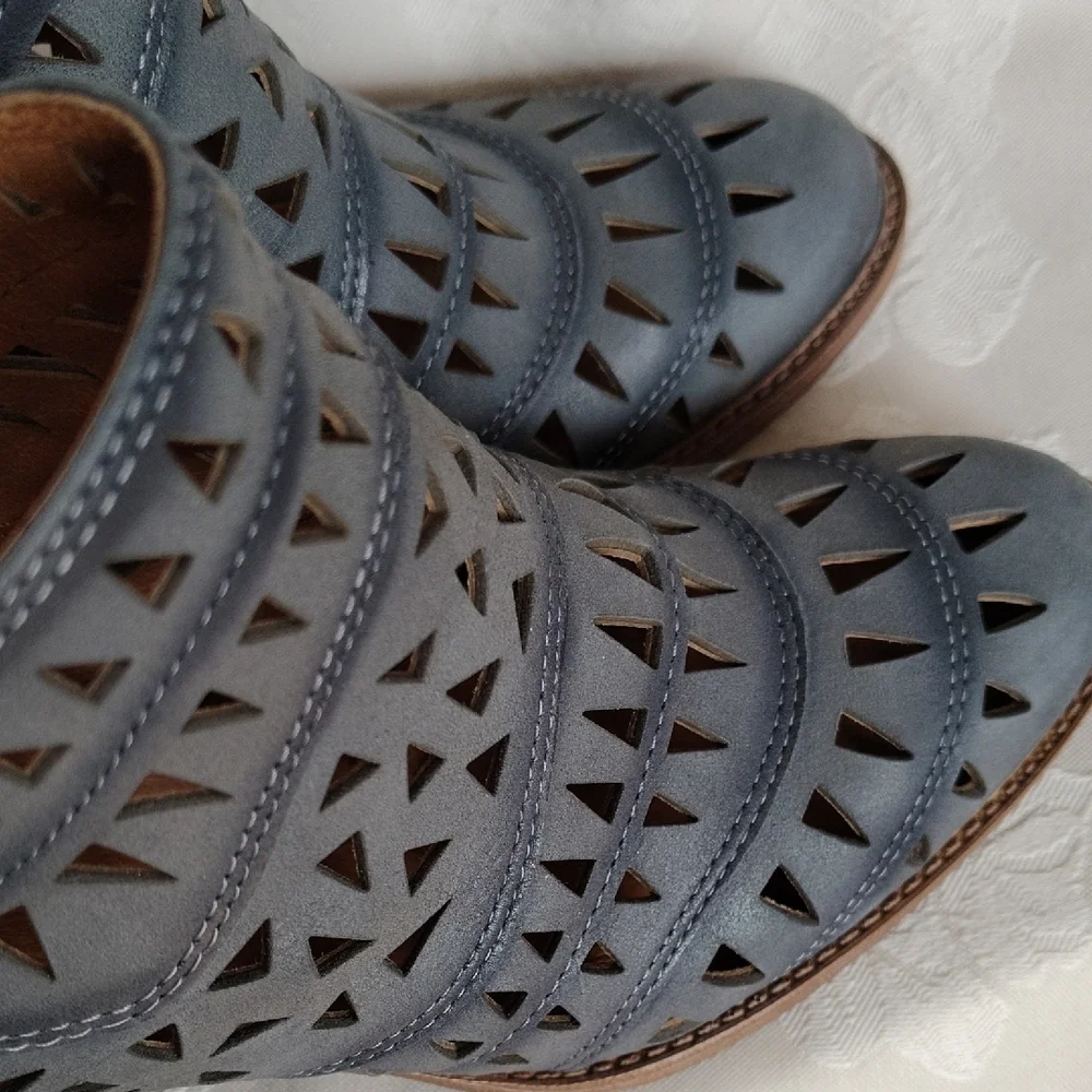 Sofft Perforated Gray Ankle Booties - Picture 12 of 13